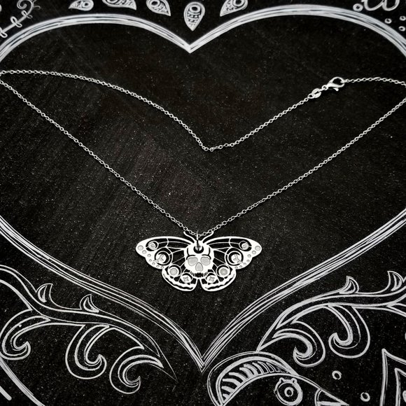 Death's Head Hawkmoth Dead Moth Silver Necklace - Picture 3 of 3